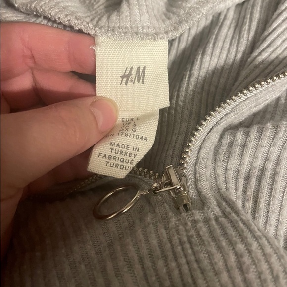 H&M Grey sweater - Picture 5 of 7